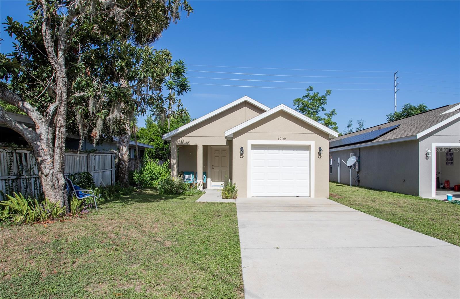 1202 S Dewey St Property Photo 3