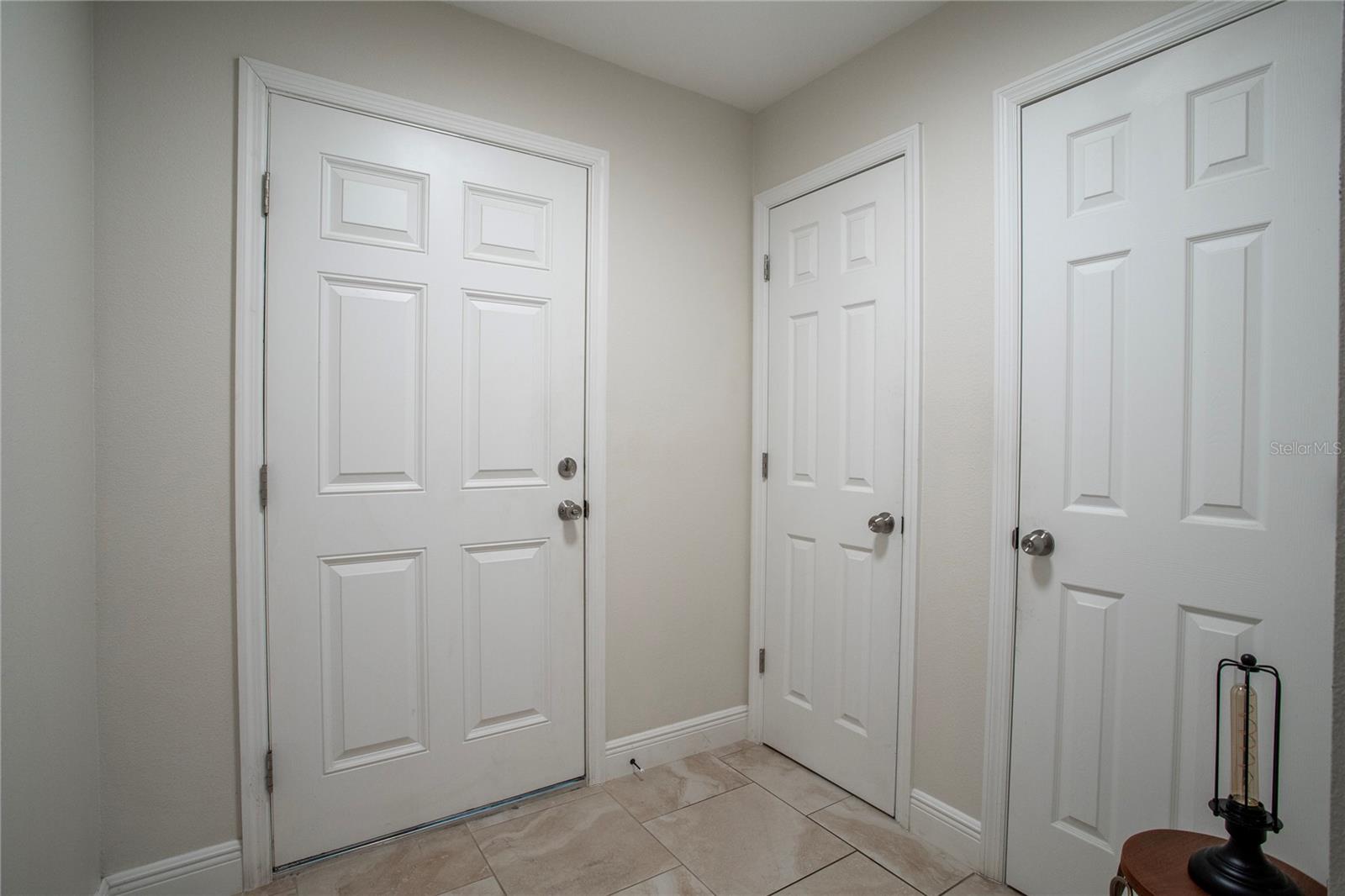 1202 S Dewey St Property Photo 5