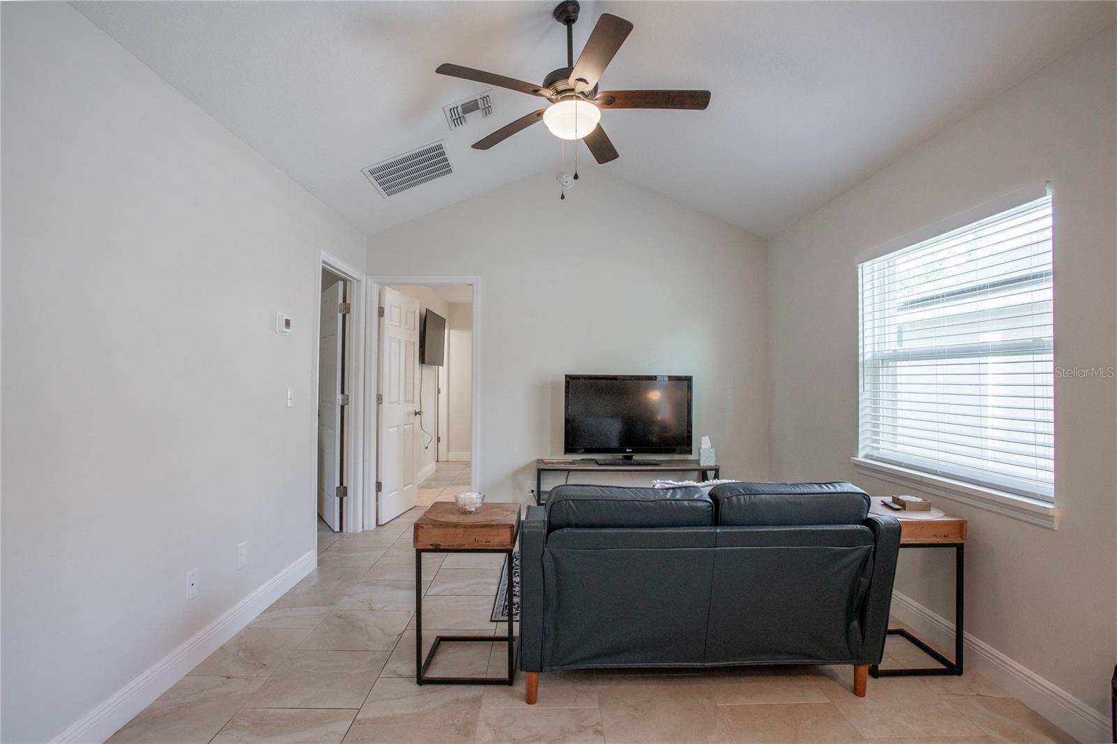 1202 S Dewey St Property Photo 10