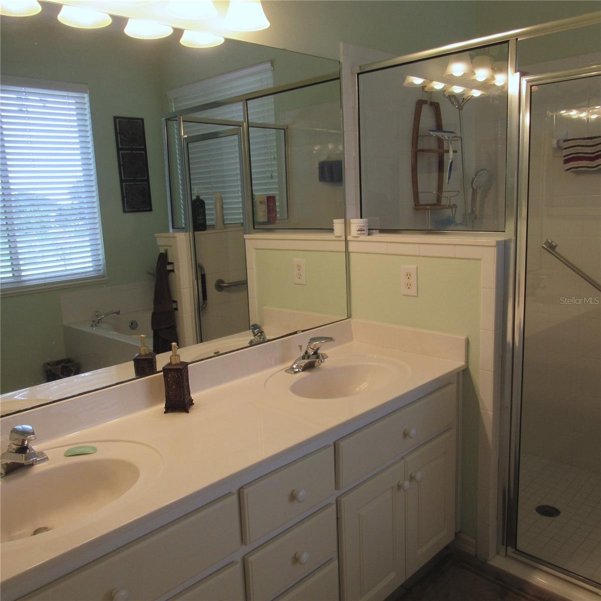 3204 Antigua Bay Ln Property Photo 34