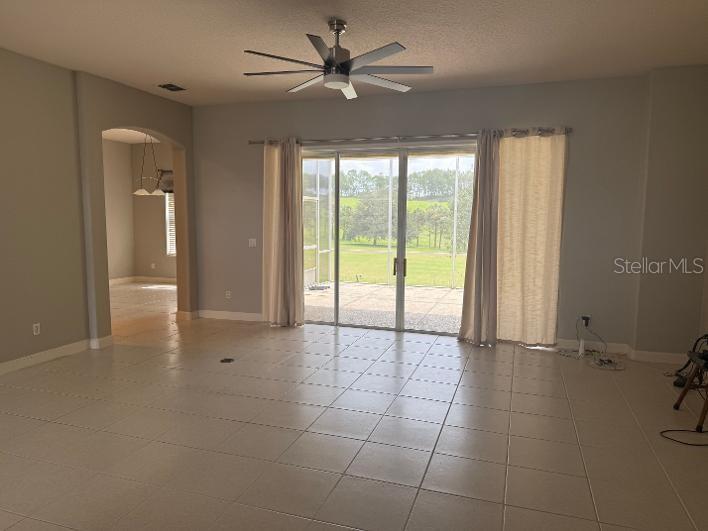4048 Greystone Dr Property Photo 4