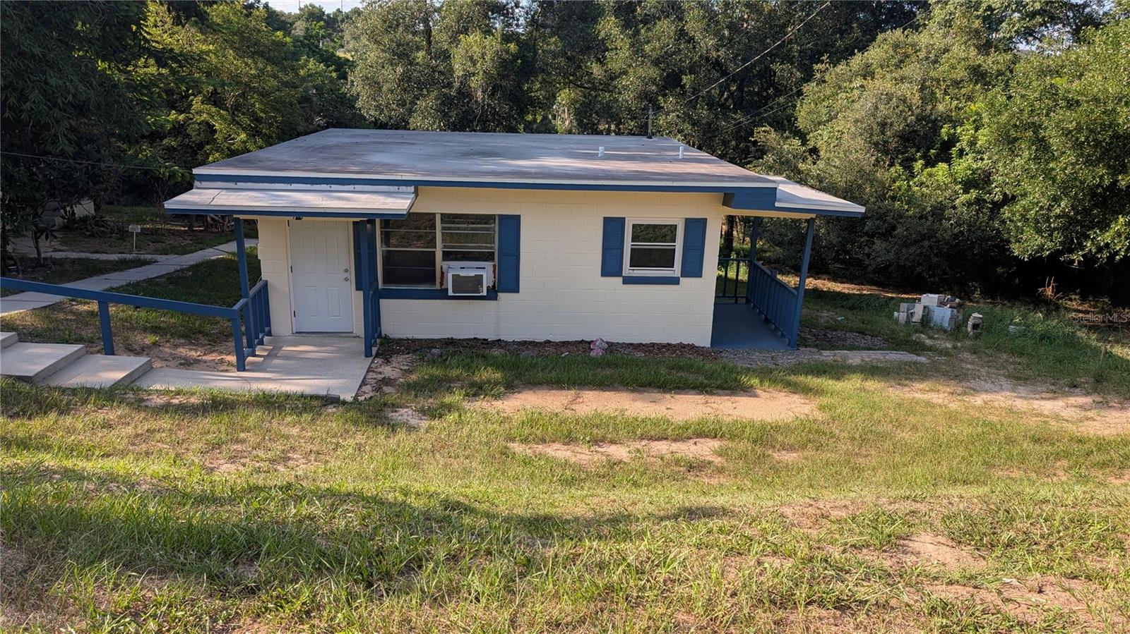 738 E Minneola Ave Property Photo 2