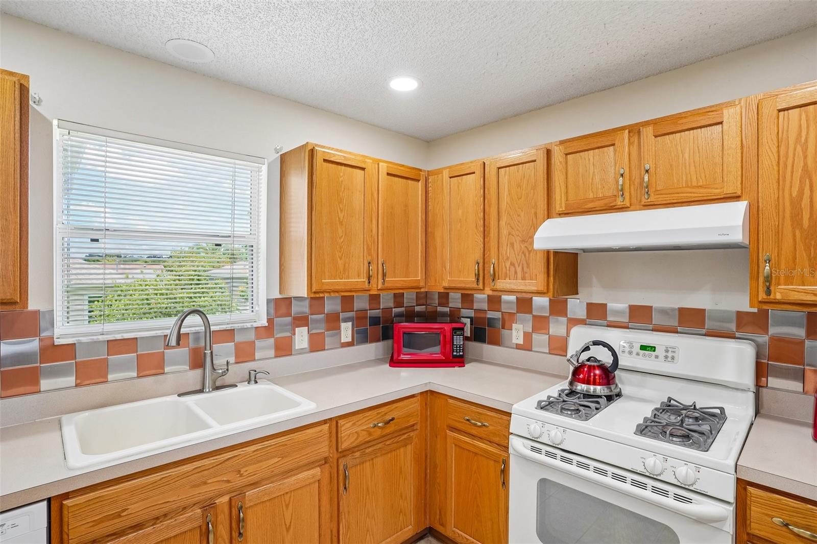 970 Kenova Ave Property Photo 10