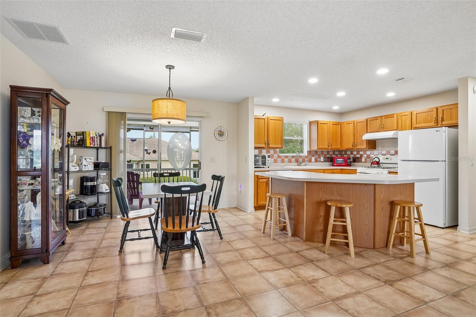 970 Kenova Ave Property Photo 14