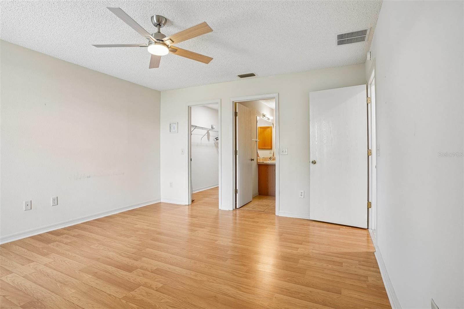 970 Kenova Ave Property Photo 16