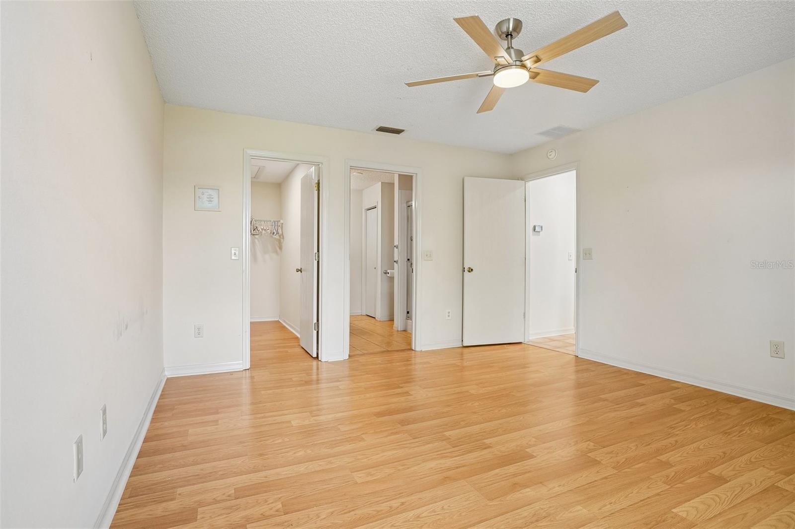 970 Kenova Ave Property Photo 17