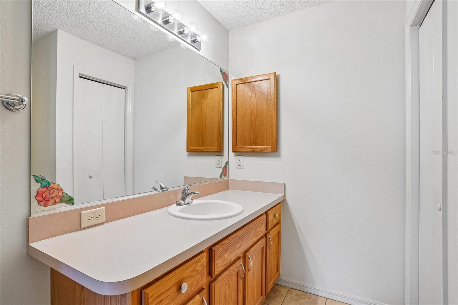 970 Kenova Ave Property Photo 20