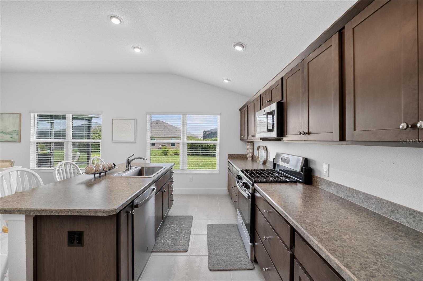 6305 Danielson Loop Property Photo 34