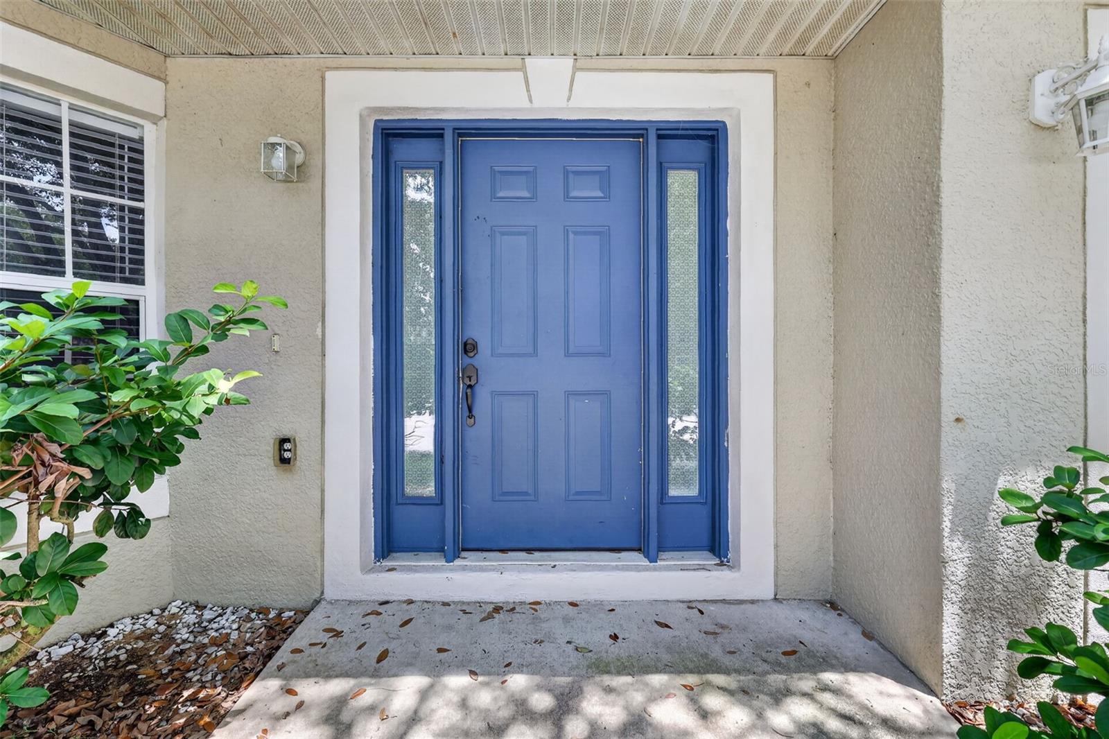 2225 Sandridge Cir Property Photo 2