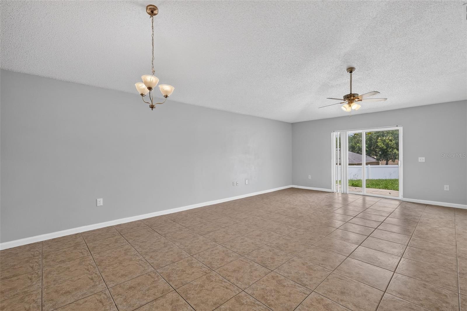 2225 Sandridge Cir Property Photo 7