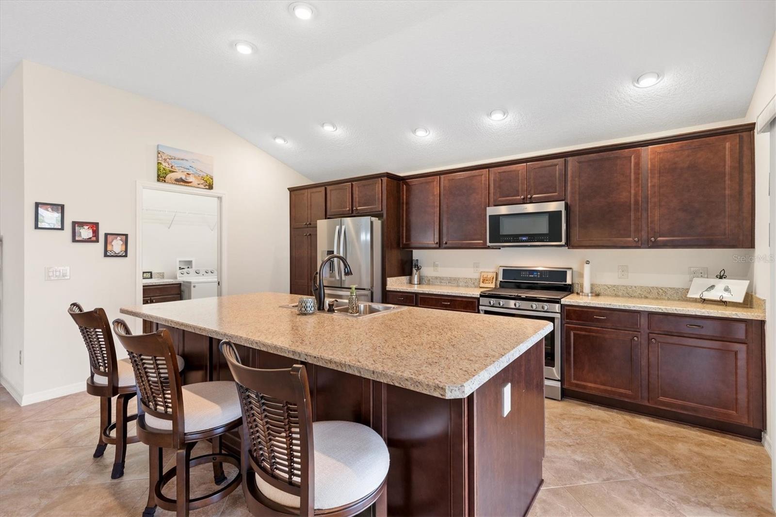 5996 Delphina Loop Property Photo 13