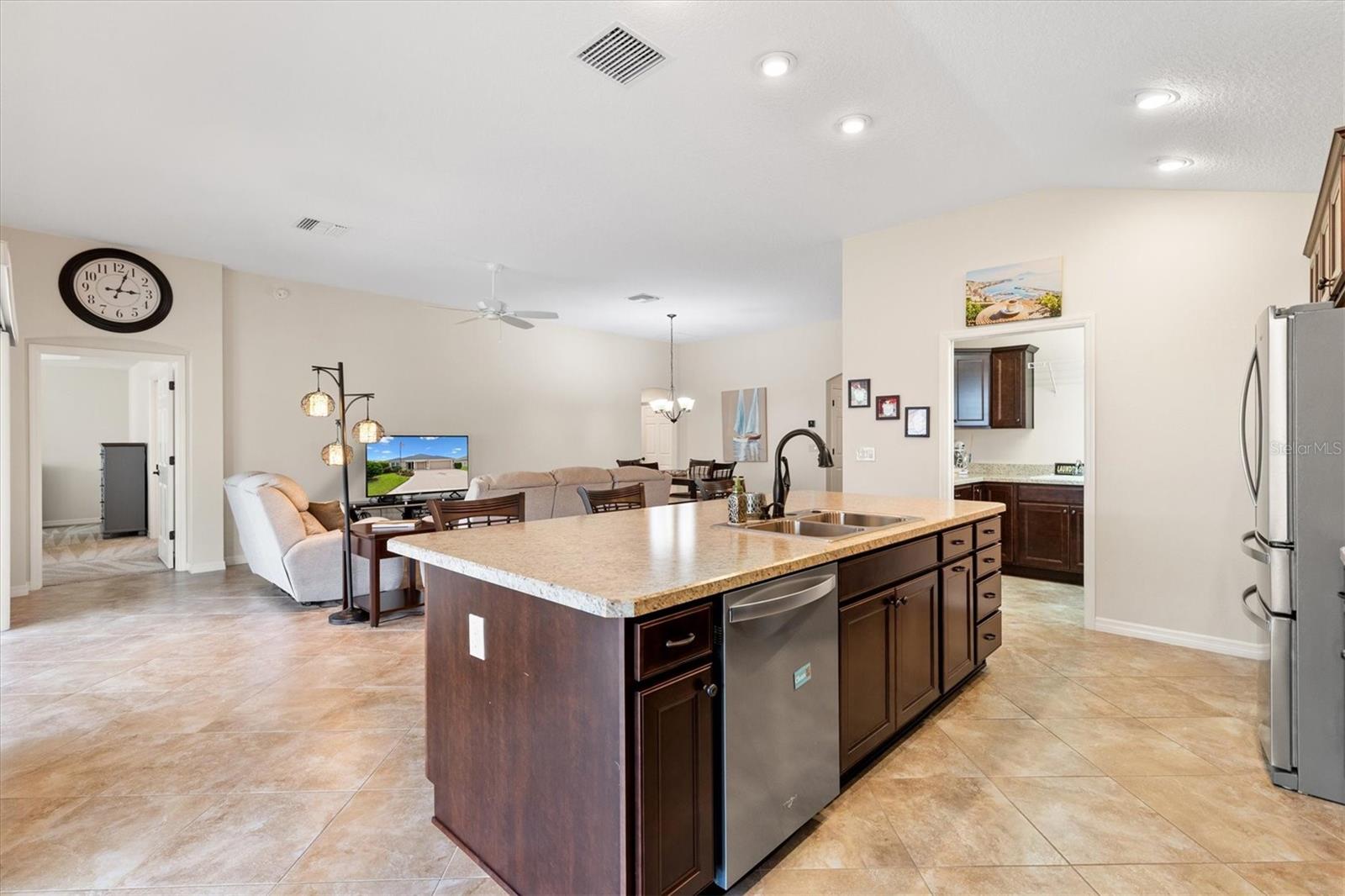 5996 Delphina Loop Property Photo 14