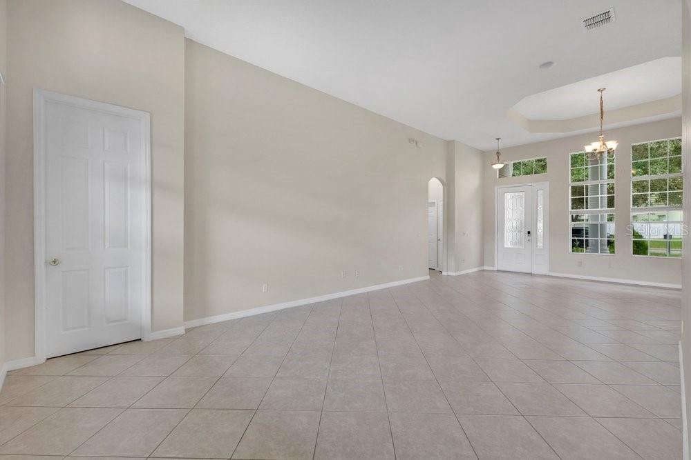 912 Hire Cir Property Photo 11