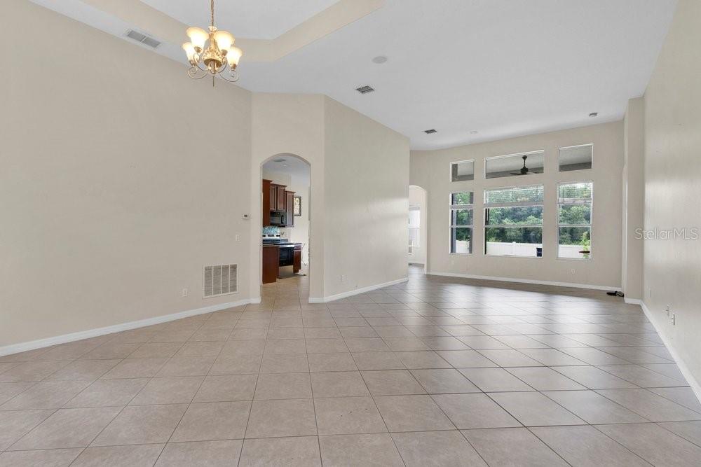 912 Hire Cir Property Photo 12