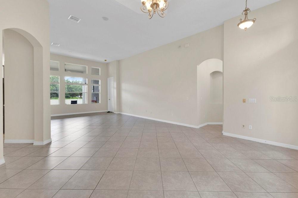 912 Hire Cir Property Photo 13