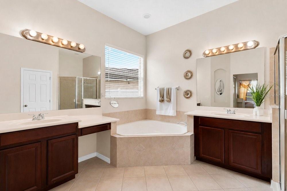 912 Hire Cir Property Photo 16