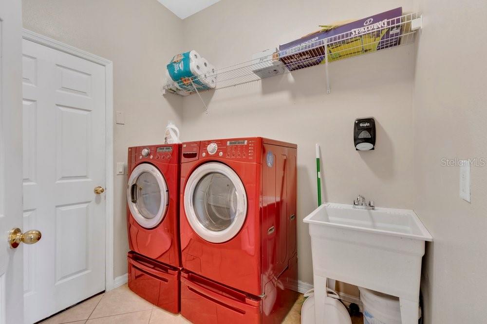 912 Hire Cir Property Photo 25