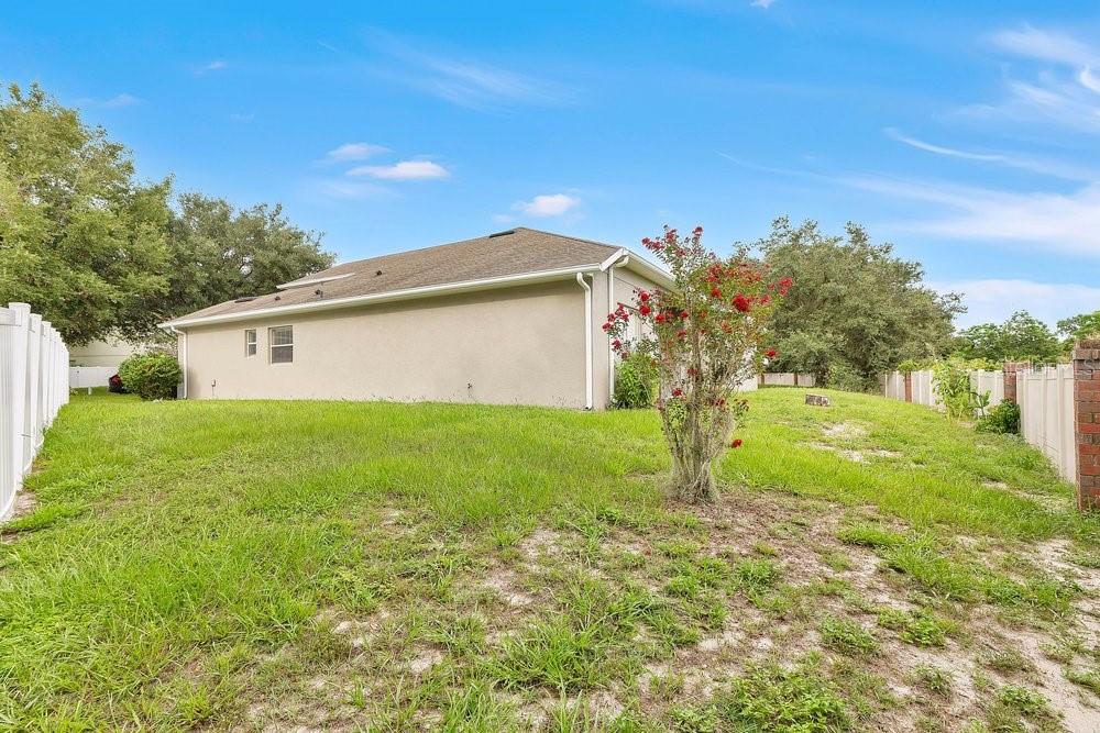 912 Hire Cir Property Photo 27