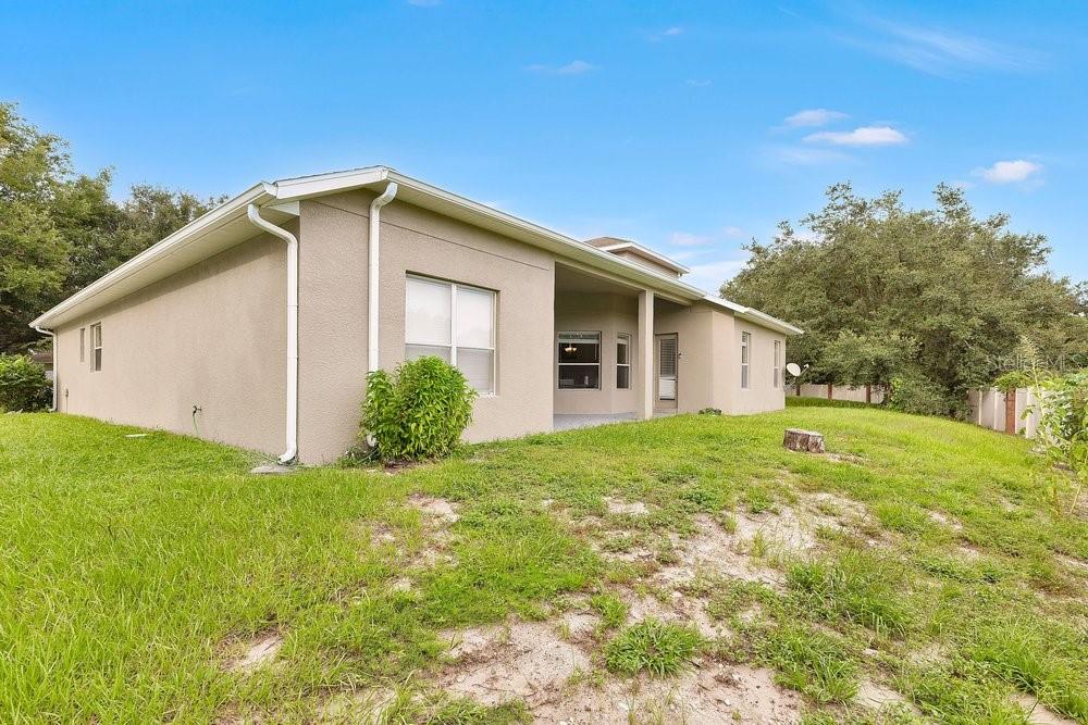912 Hire Cir Property Photo 28