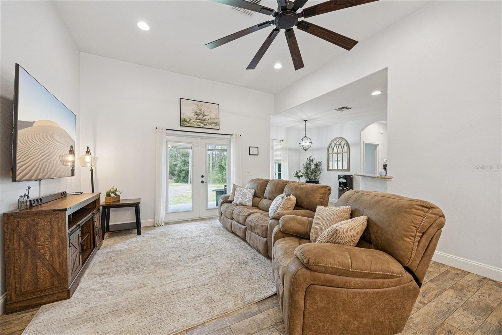41220 Alder Way Property Photo 7