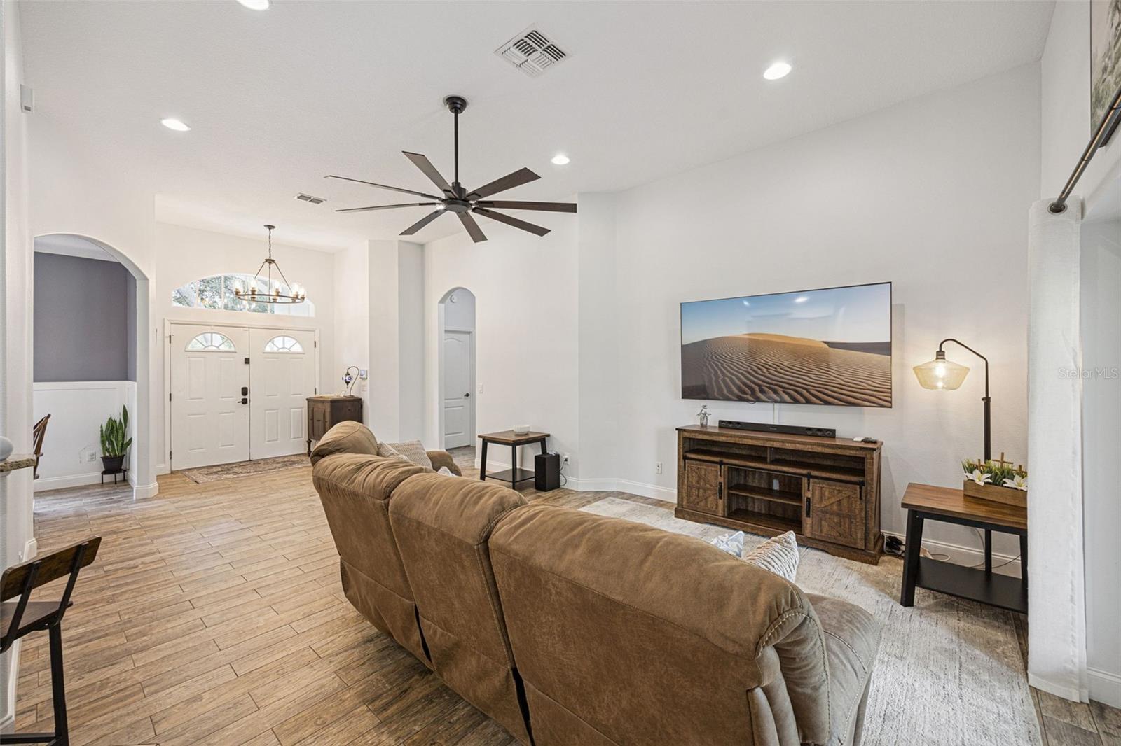 41220 Alder Way Property Photo 8
