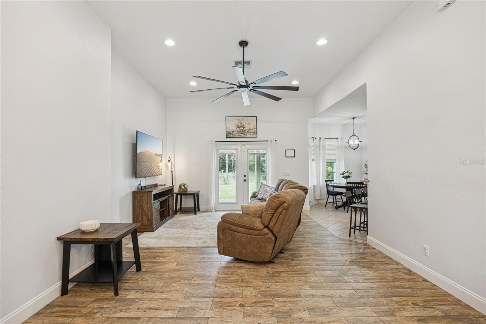 41220 Alder Way Property Photo 11