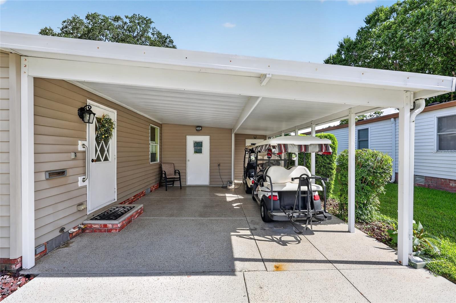 1215 Panama Pl Property Photo 3