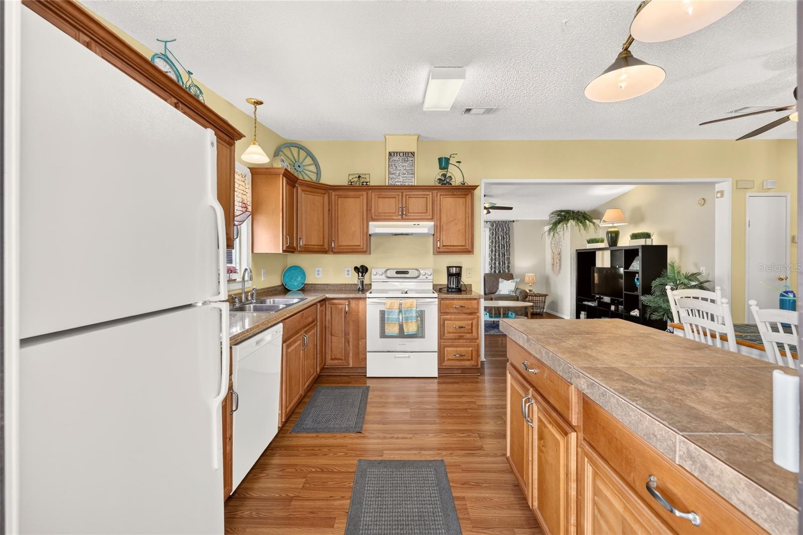 1215 Panama Pl Property Photo 5