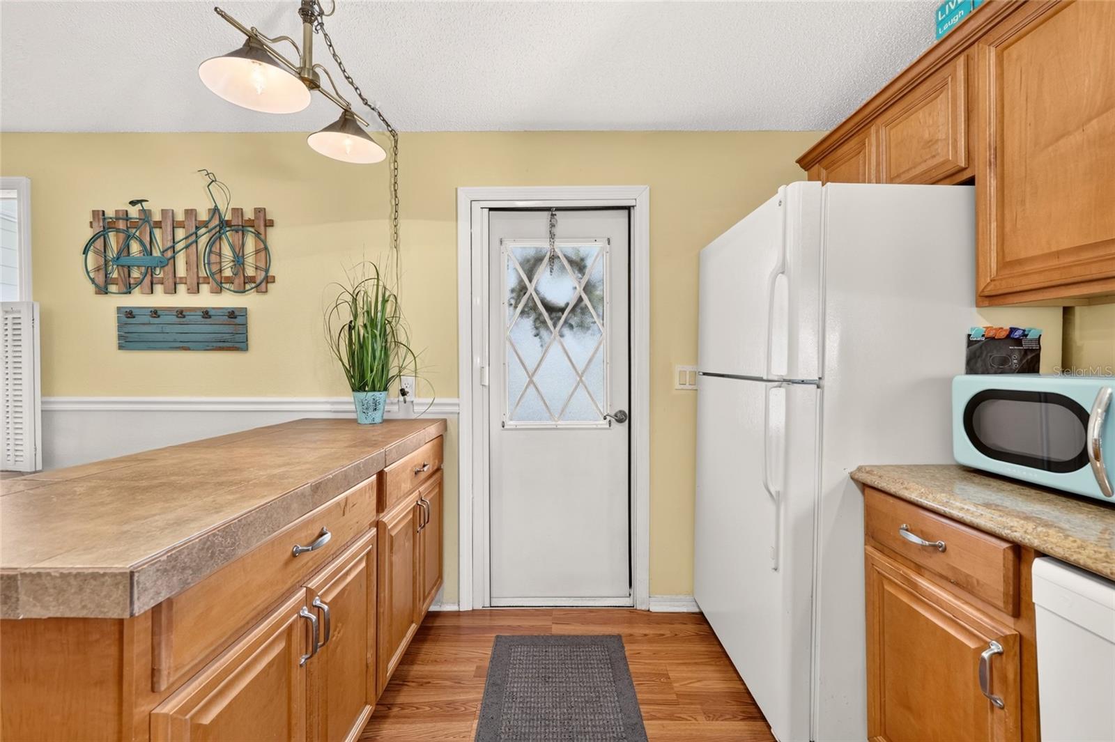1215 Panama Pl Property Photo 6