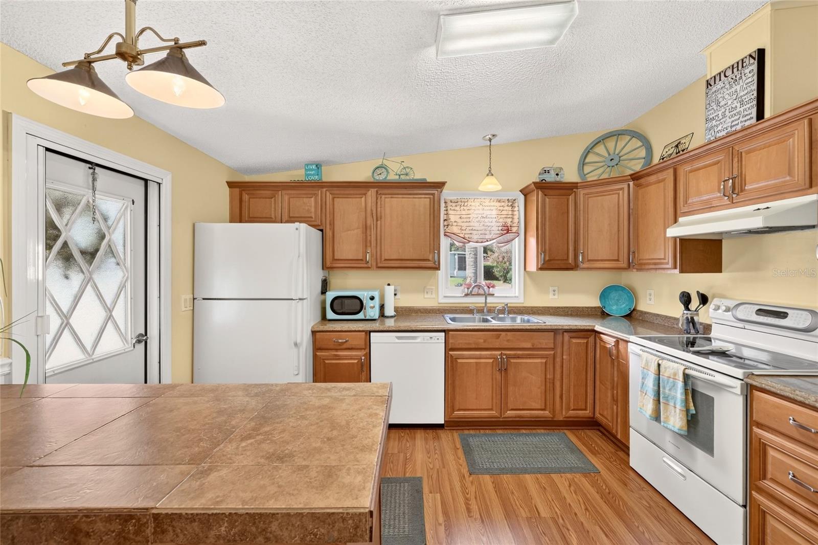 1215 Panama Pl Property Photo 9