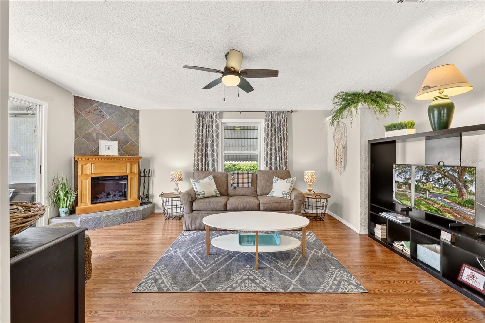 1215 Panama Pl Property Photo 15