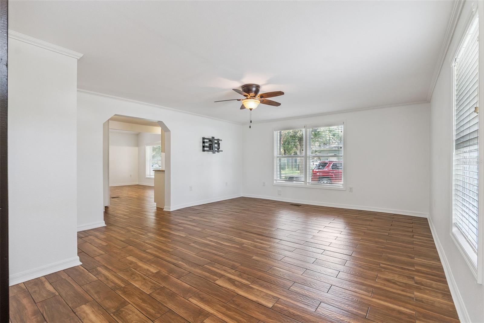 306 S Disston Ave Property Photo 7