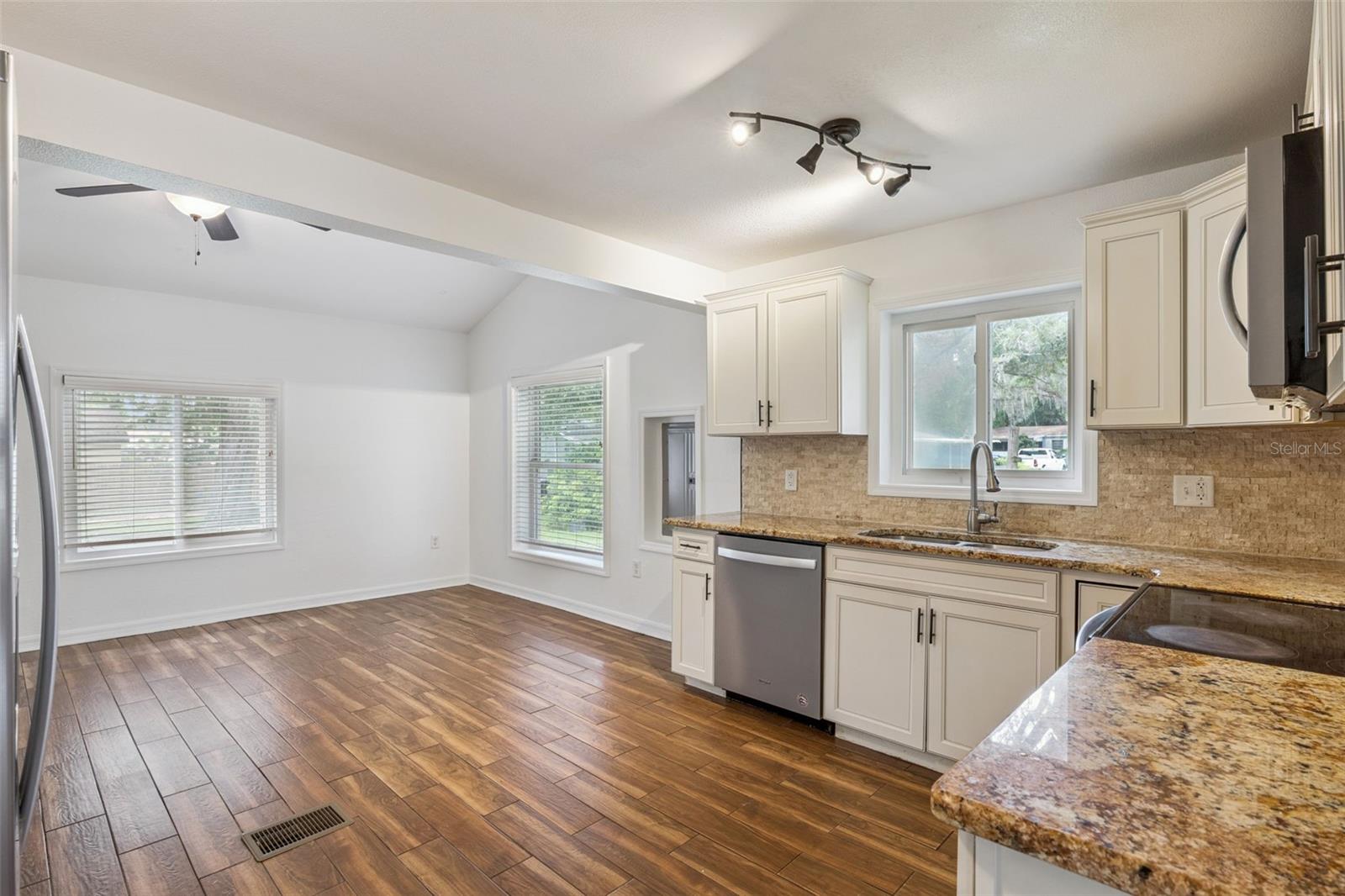 306 S Disston Ave Property Photo 12