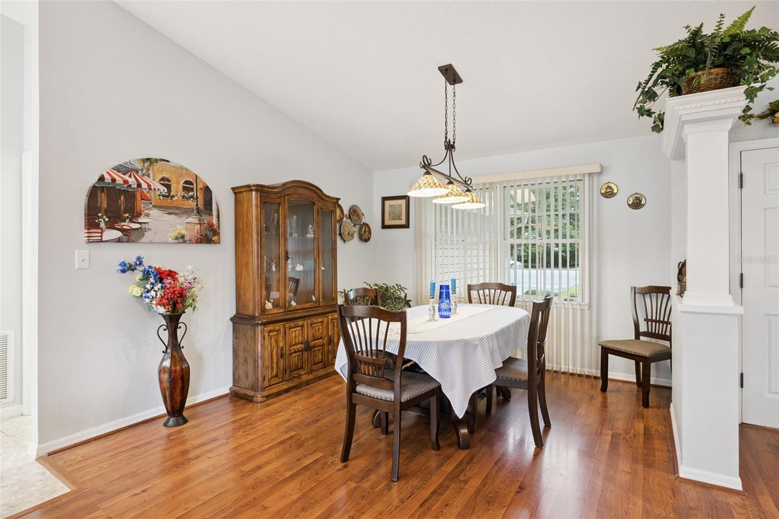 480 Lake Forest Cir Property Photo 11
