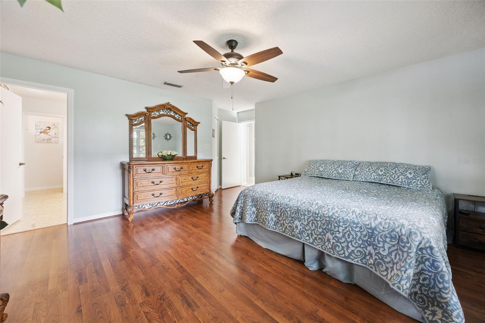 480 Lake Forest Cir Property Photo 14