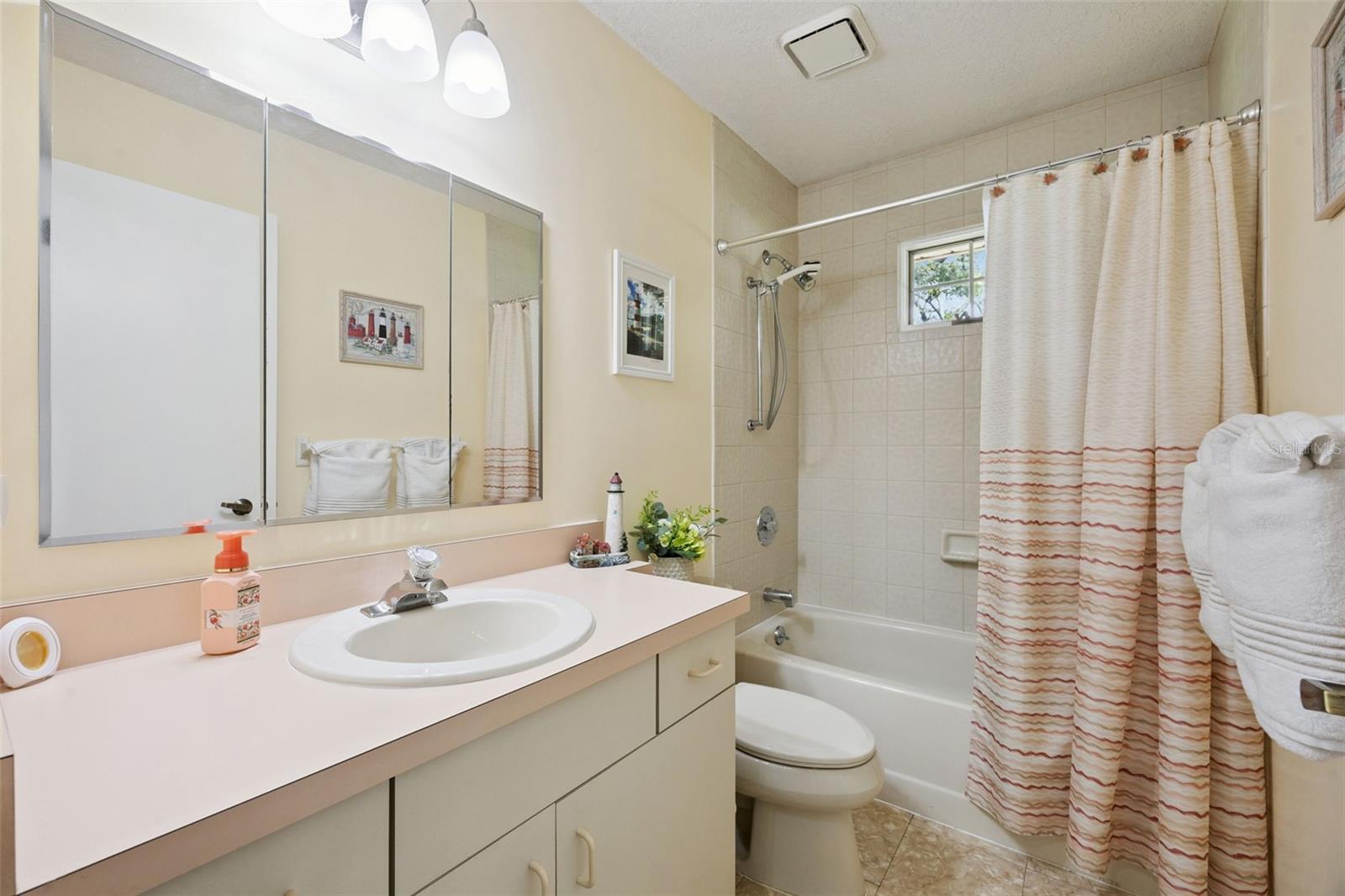 480 Lake Forest Cir Property Photo 19