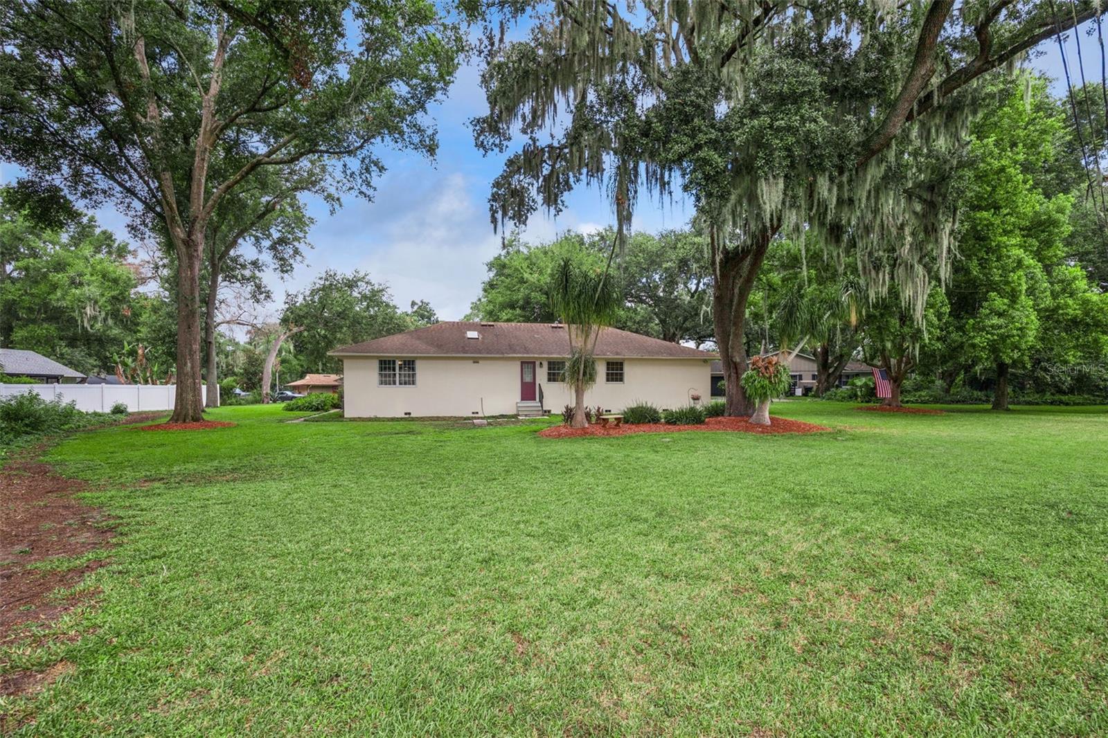 480 Lake Forest Cir Property Photo 21