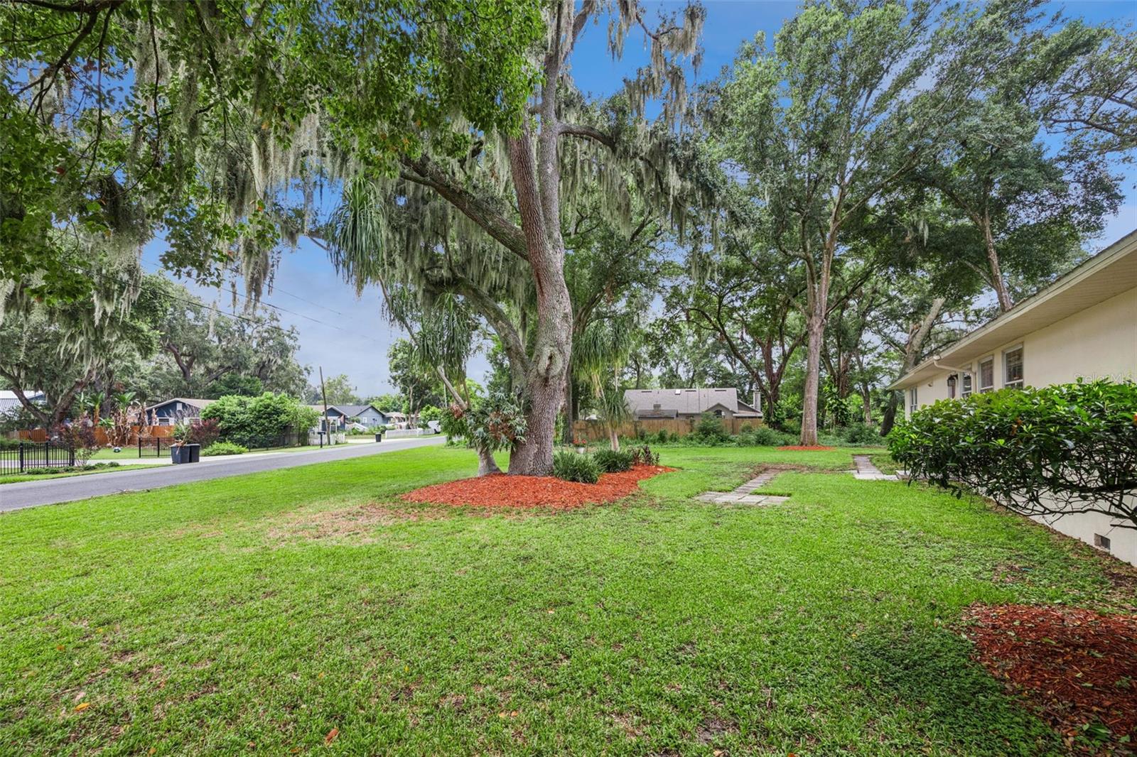 480 Lake Forest Cir Property Photo 22