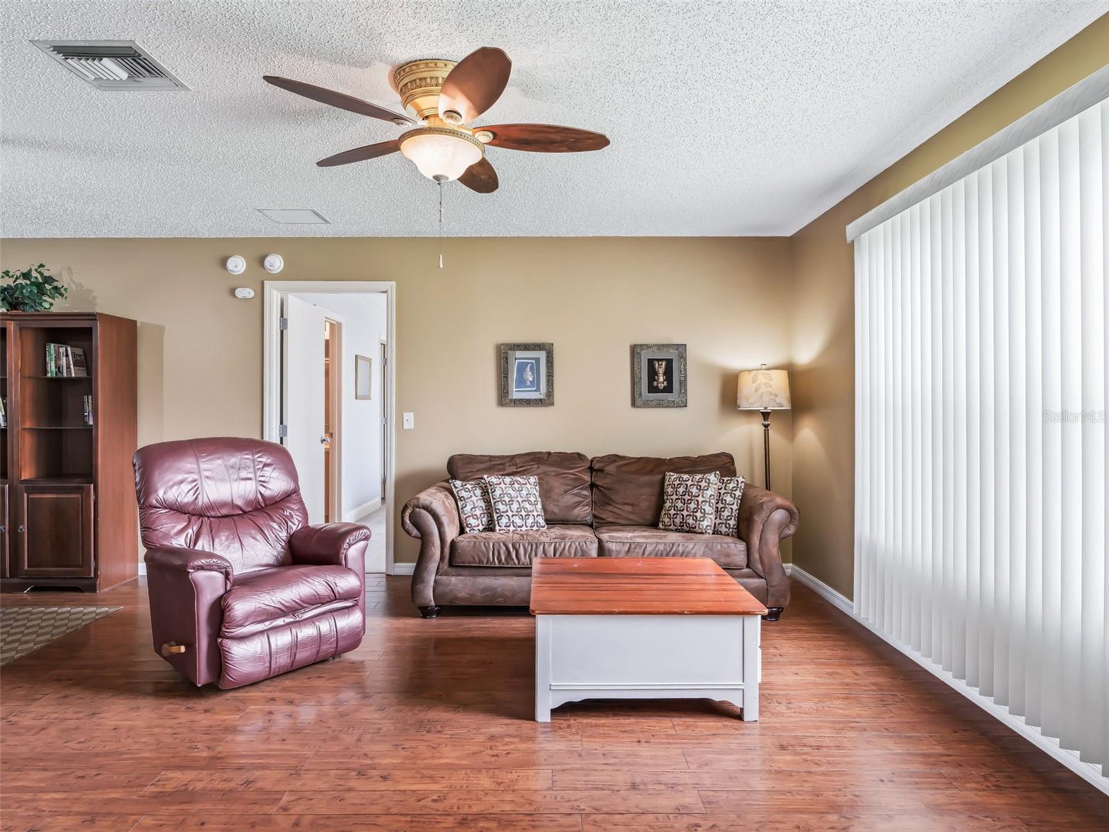 897 Livingston Loop Property Photo 12