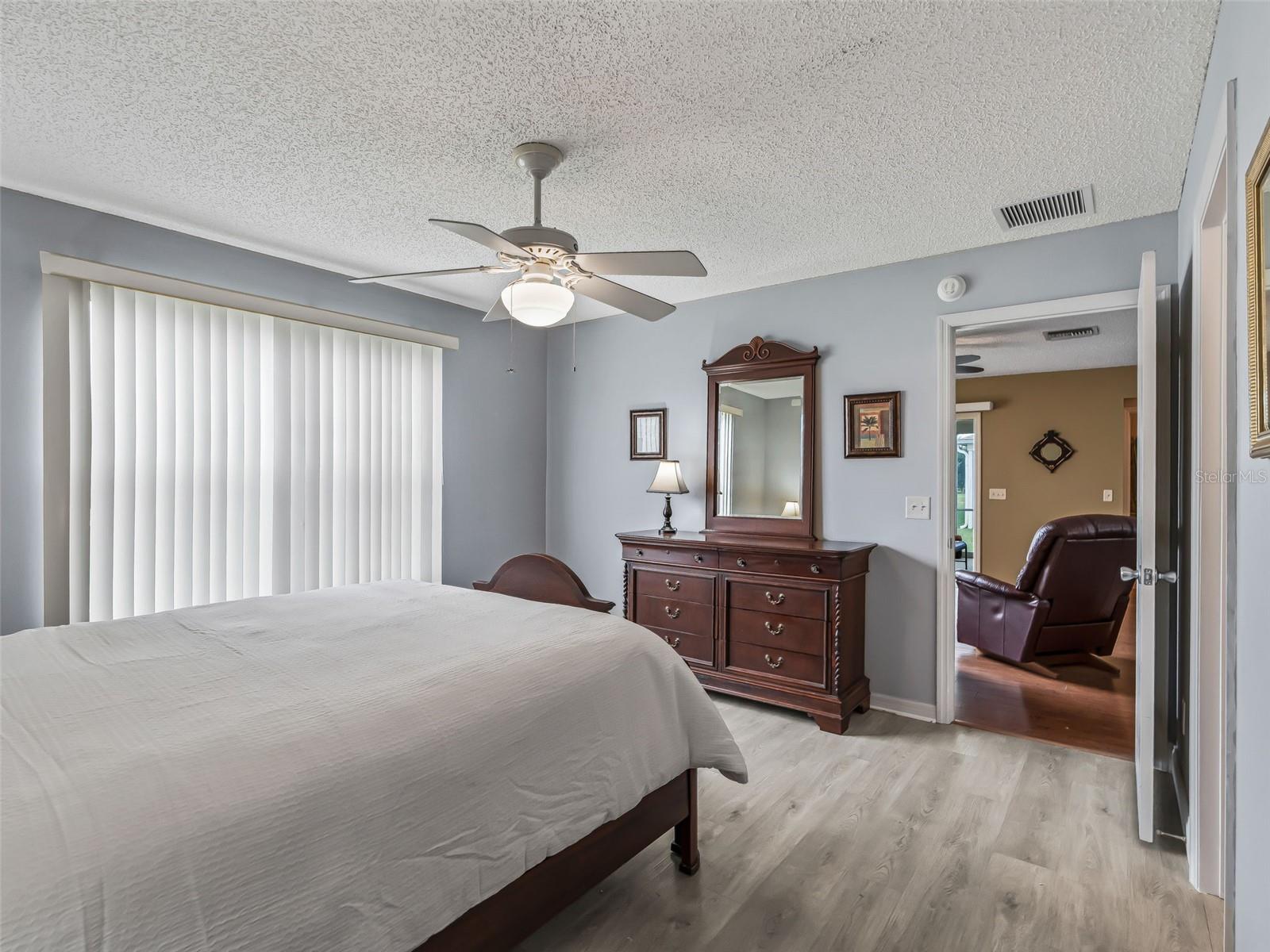 897 Livingston Loop Property Photo 18