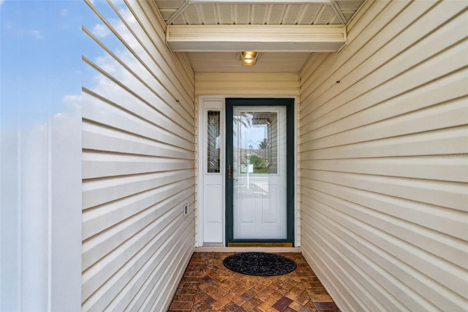 1557 Oak Forest Dr Property Photo 3