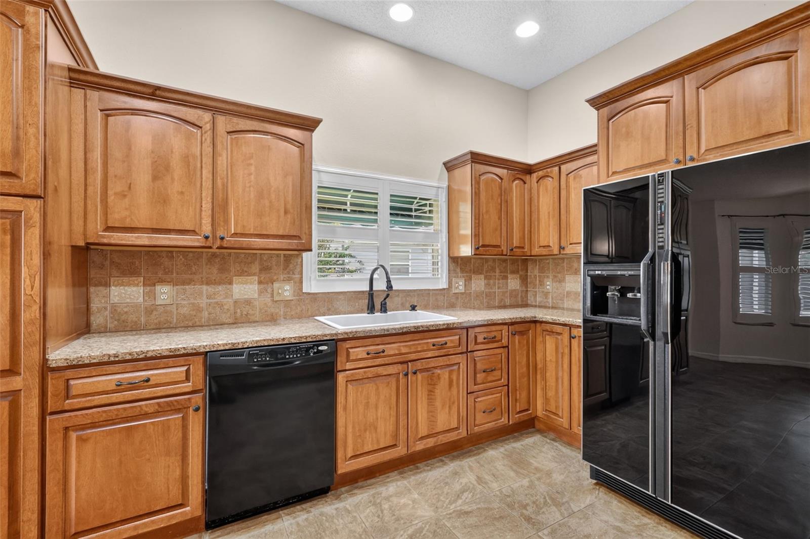 1557 Oak Forest Dr Property Photo 6