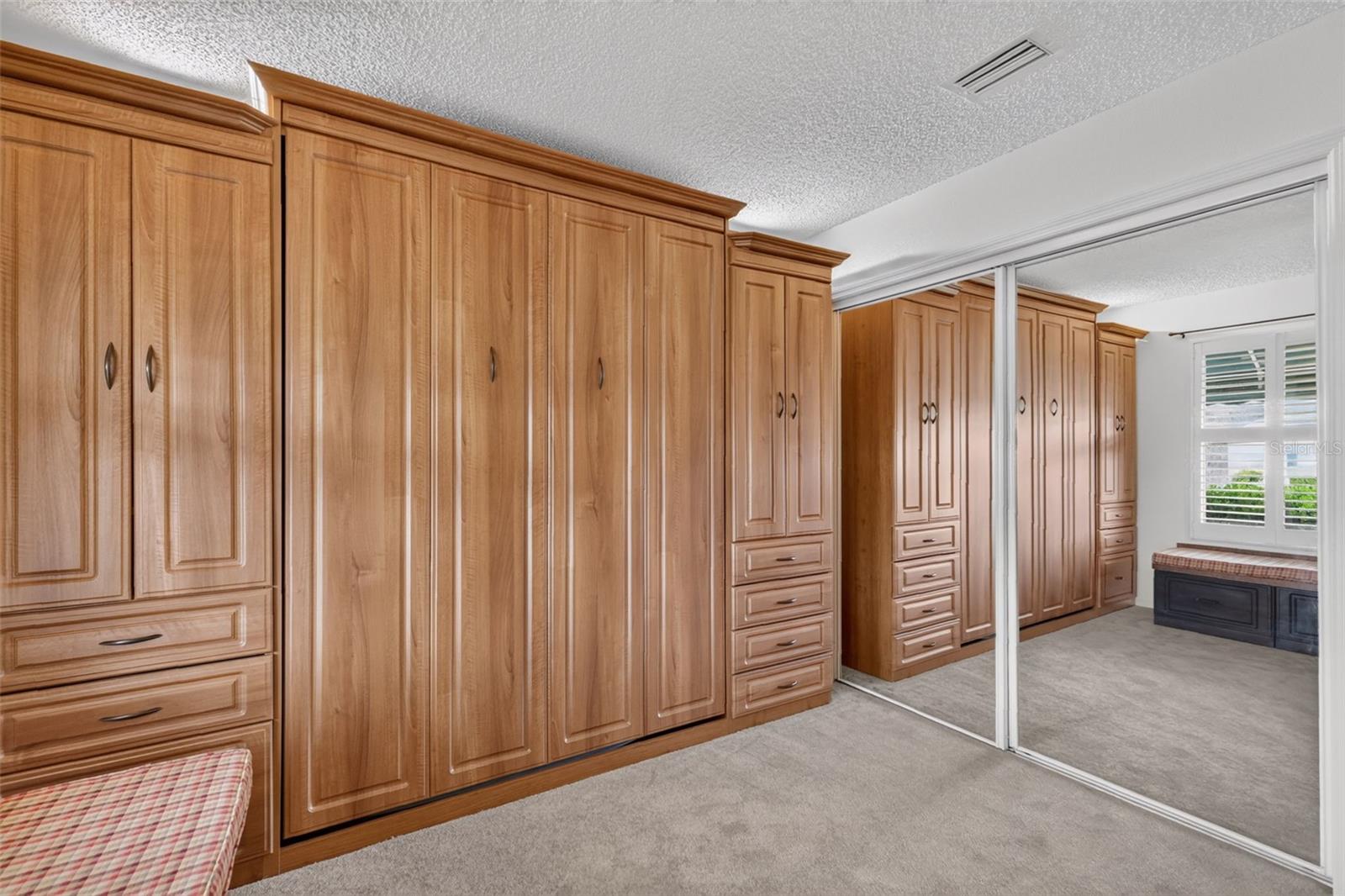 1557 Oak Forest Dr Property Photo 35