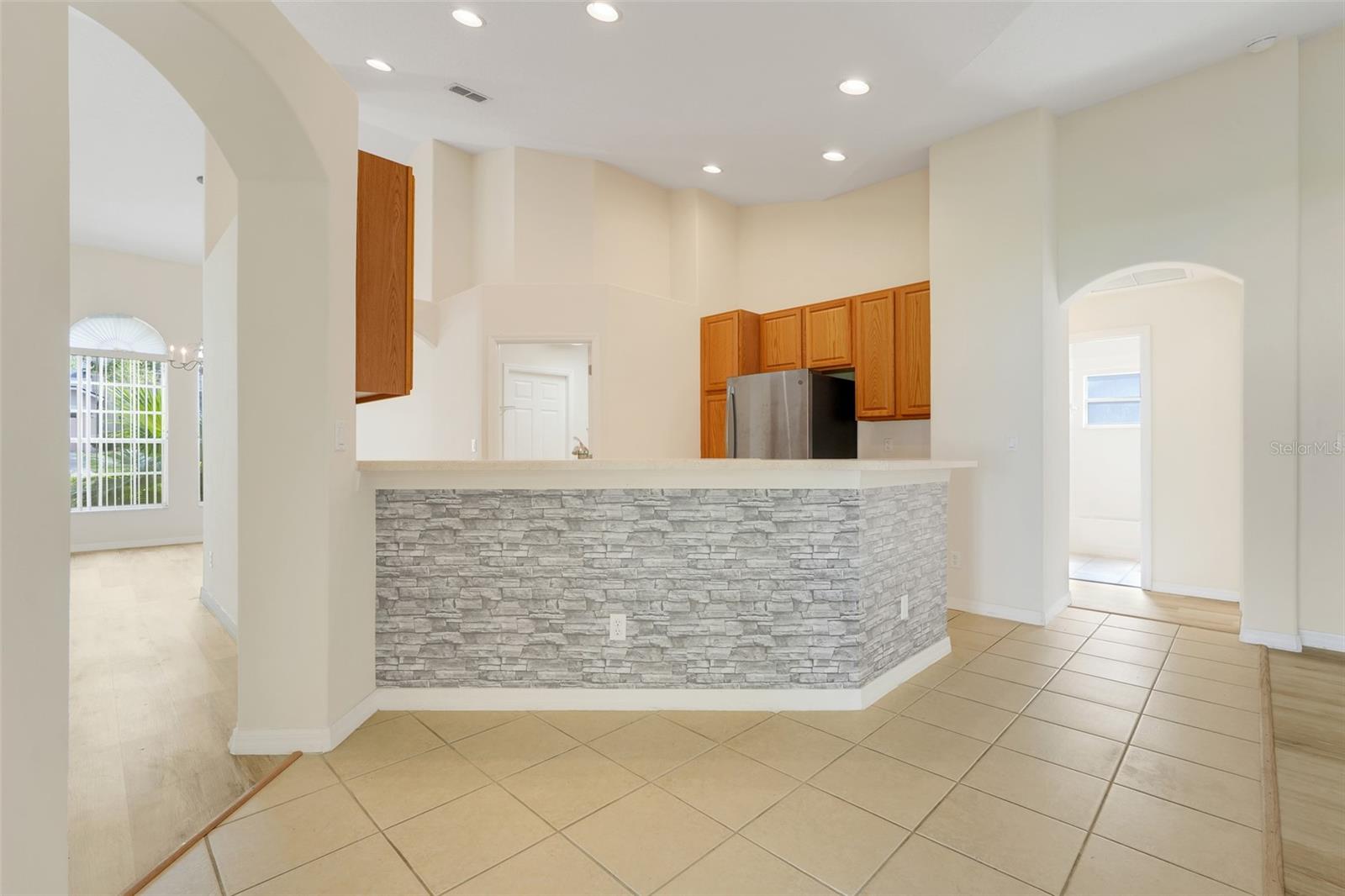 12900 Cloverdale Ln Property Photo 10
