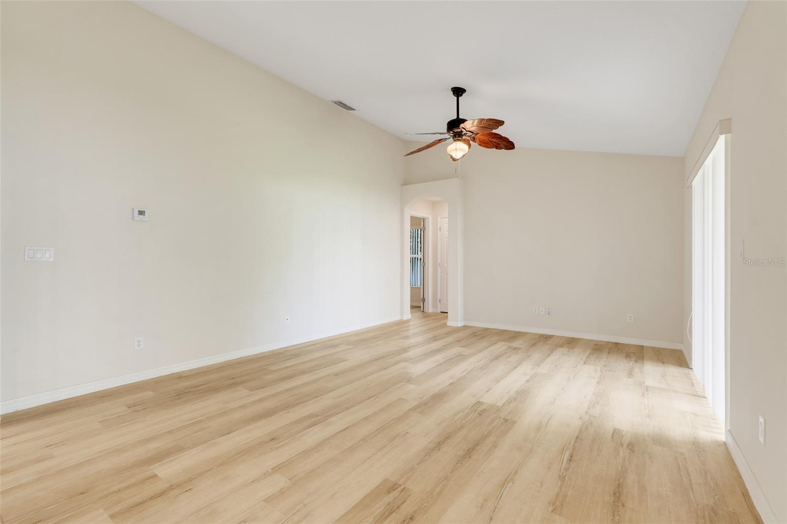 12900 Cloverdale Ln Property Photo 15
