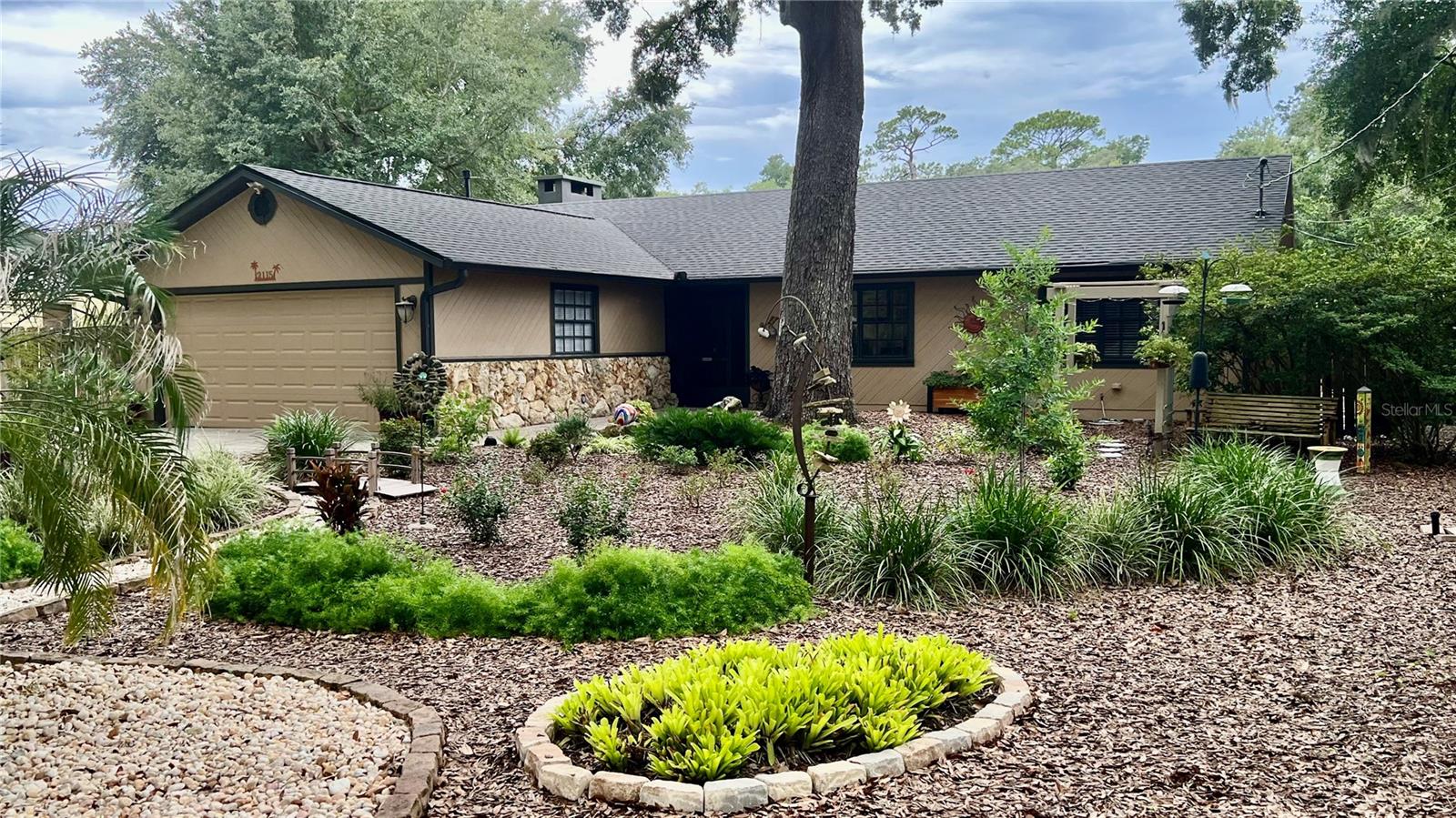 2115 Suzanne Dr Property Photo 1