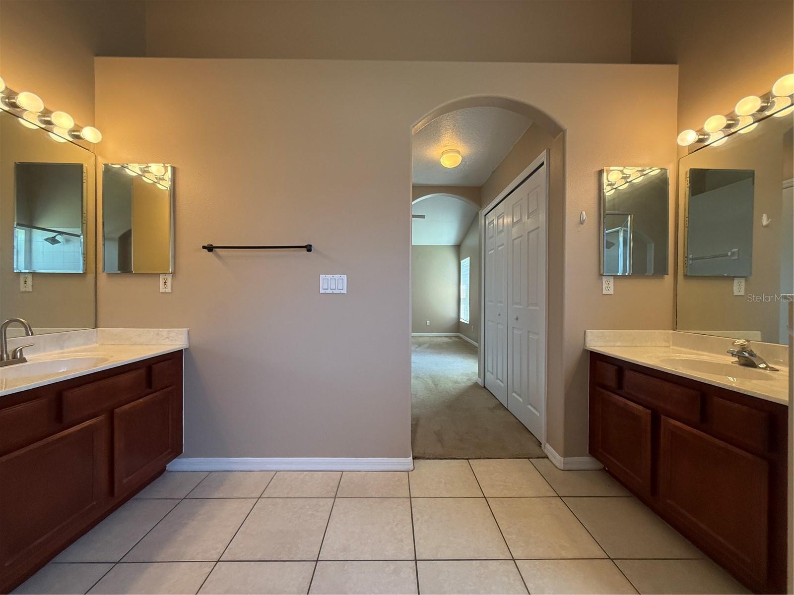2735 Cedaridge Cir Property Photo 8