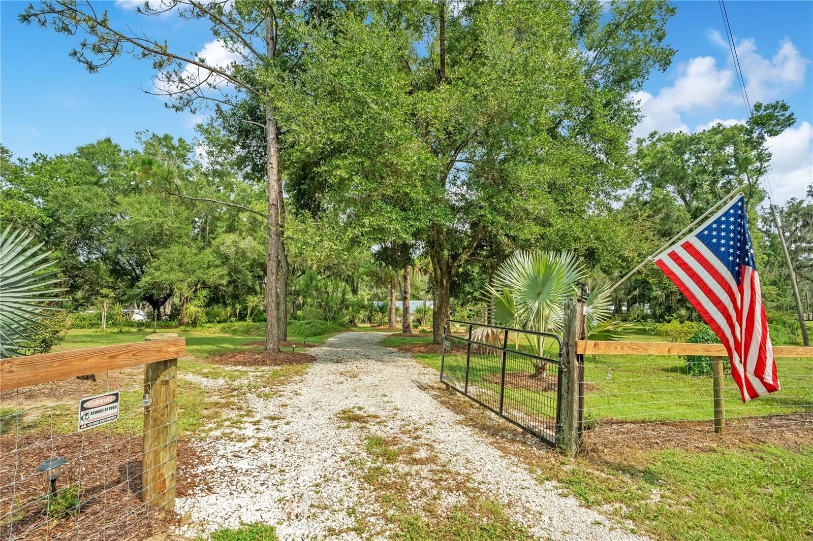 41832 Carrie Ln Property Photo 4