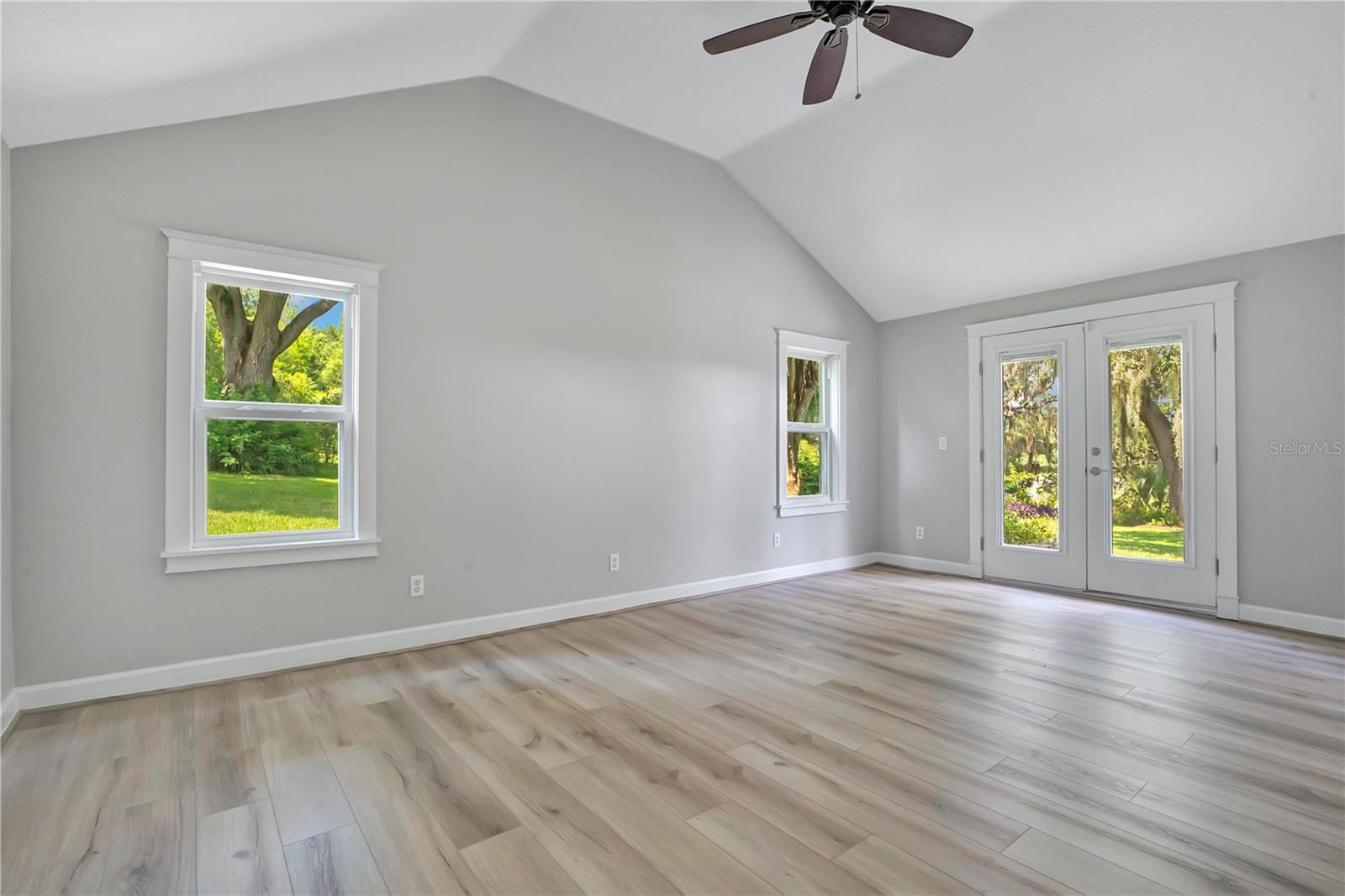 41832 Carrie Ln Property Photo 22