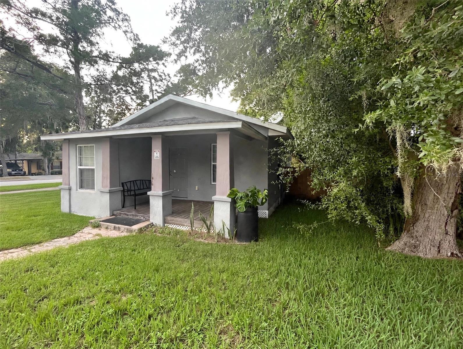 1712 W Main St Property Photo 2